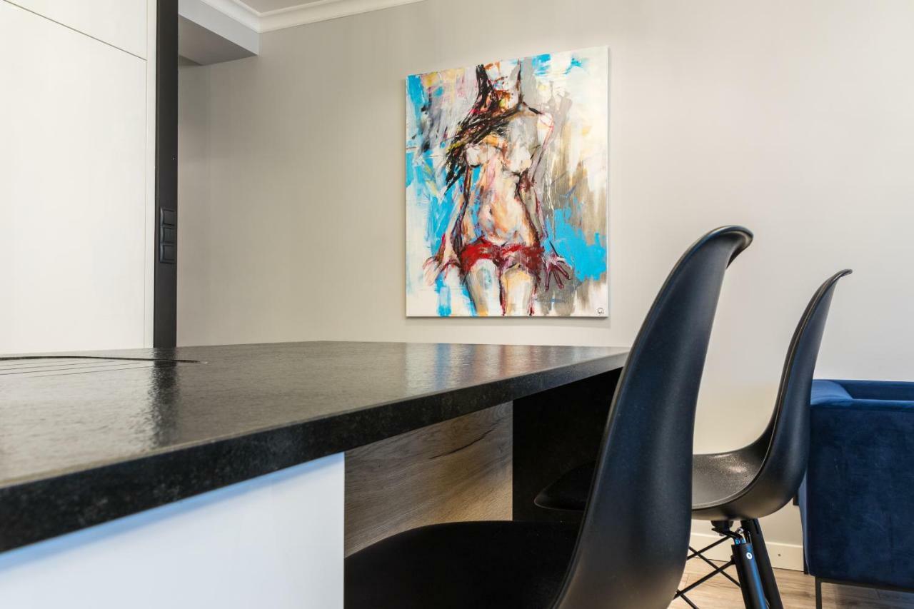 Fabulous In Heart Of Apartment *